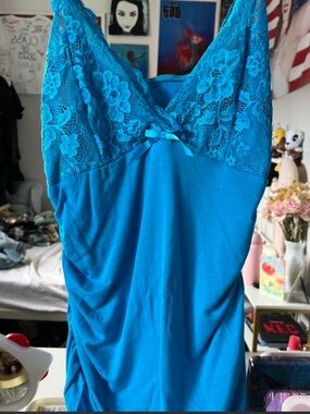 Lace-Trim V-Neck Cami Tank Top in Bright Teal